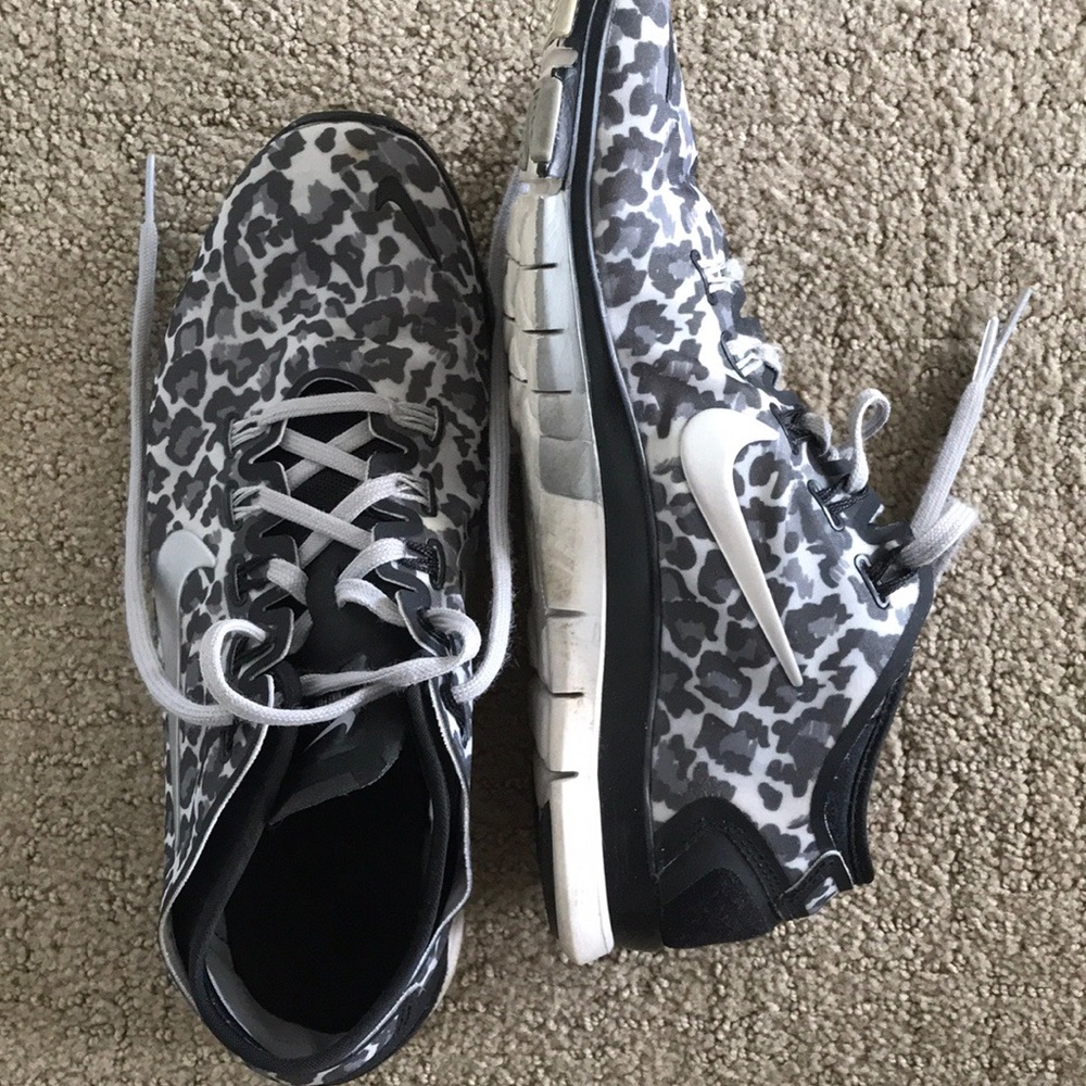 Leopard print size 9 Nike